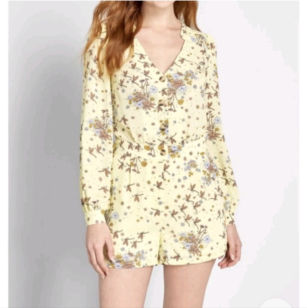 ModCloth Time To Suit Up Yellow Floral Long Sleeve Button Up Romper Size Small